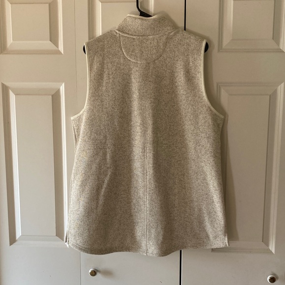 LL Bean Women's Fleece Vest Sailcloth Full Zip  XL REG tan 4 pockets layer - Picture 2 of 10